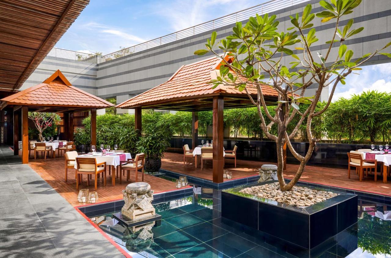 Grand Hyatt Mumbai Hotel&Residences Bagian luar foto The Royal Thai Cuisine Restaurant