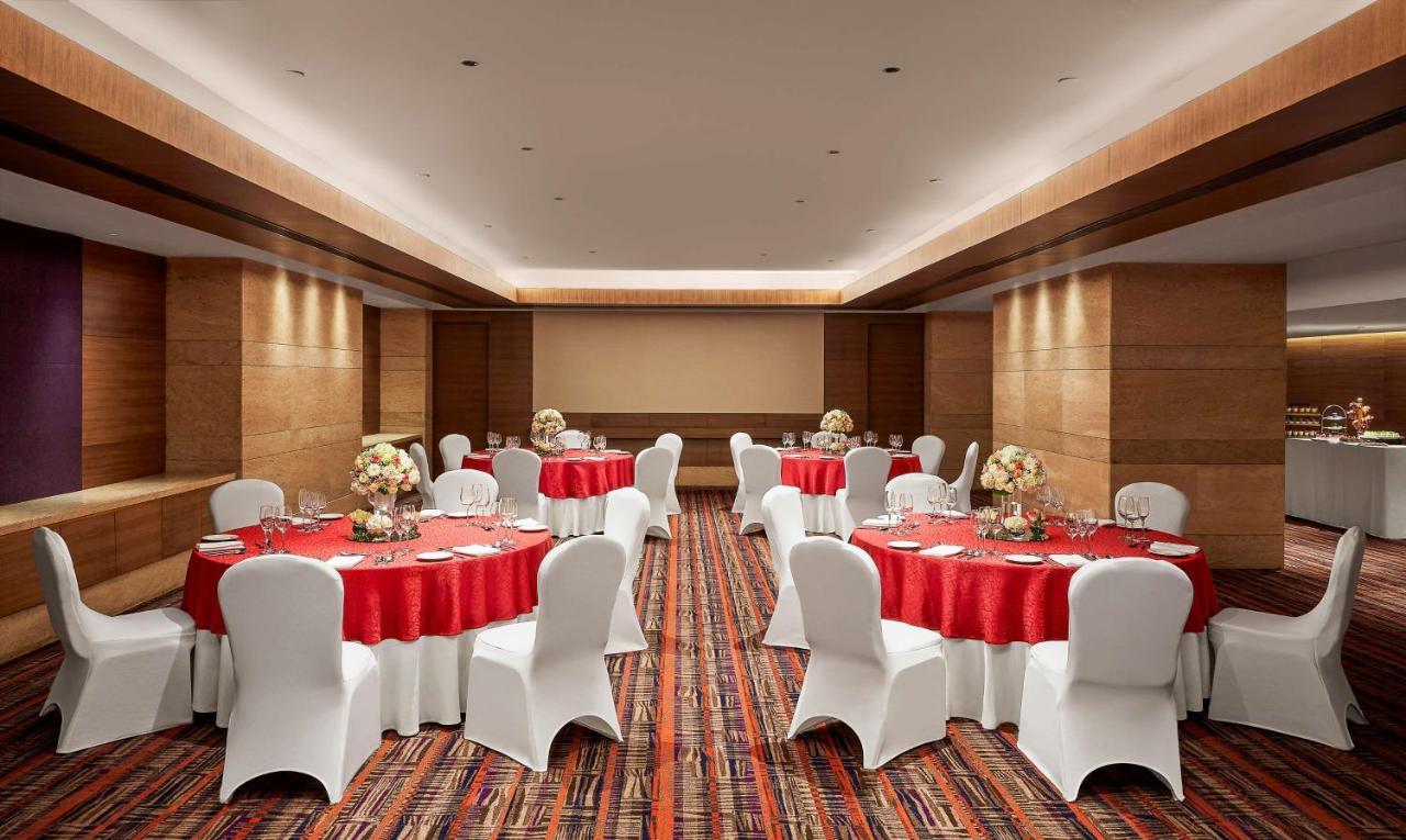 Grand Hyatt Mumbai Hotel&Residences Bagian luar foto The Royal Ballroom