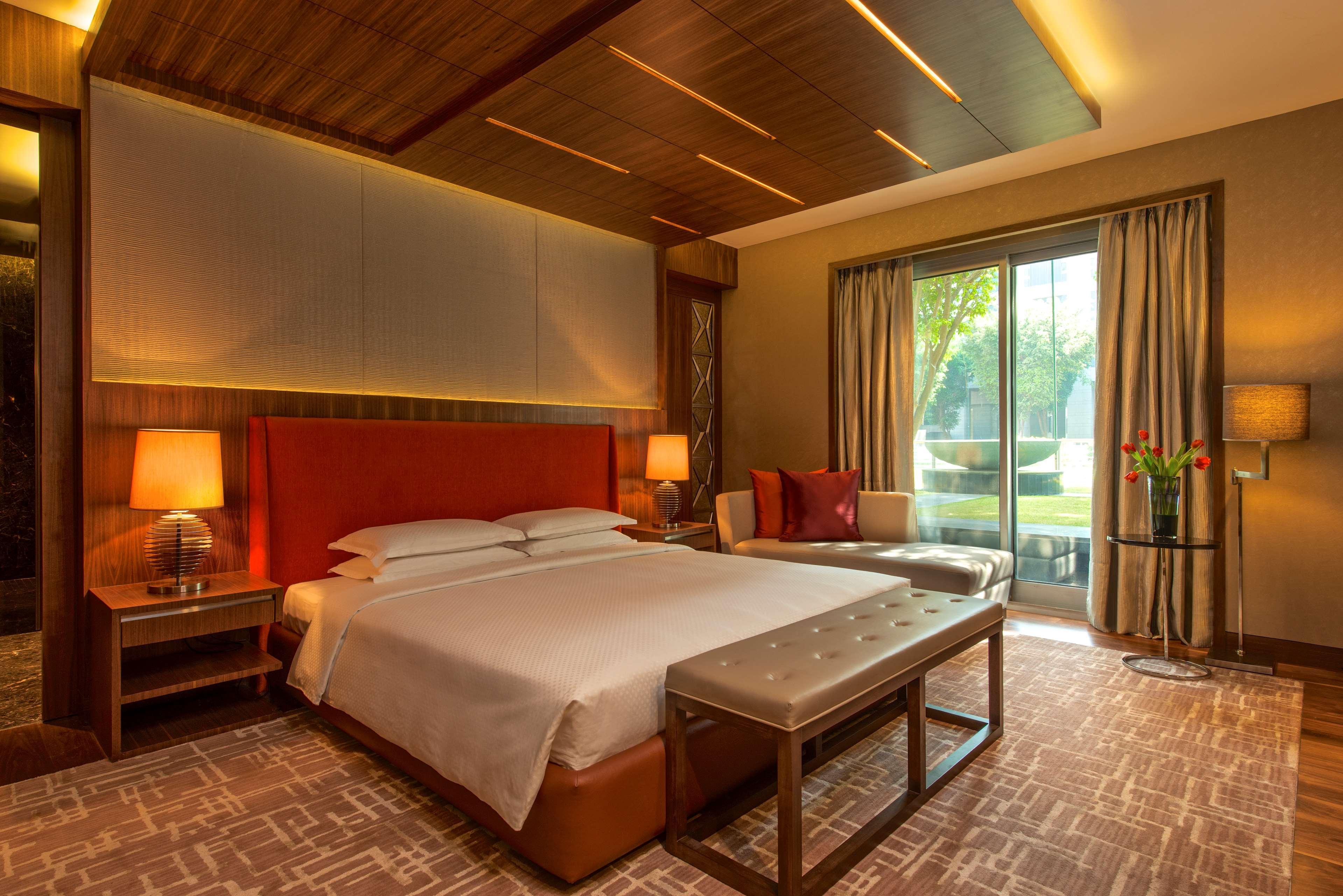 Grand Hyatt Mumbai Hotel&Residences Bagian luar foto Deluxe Room