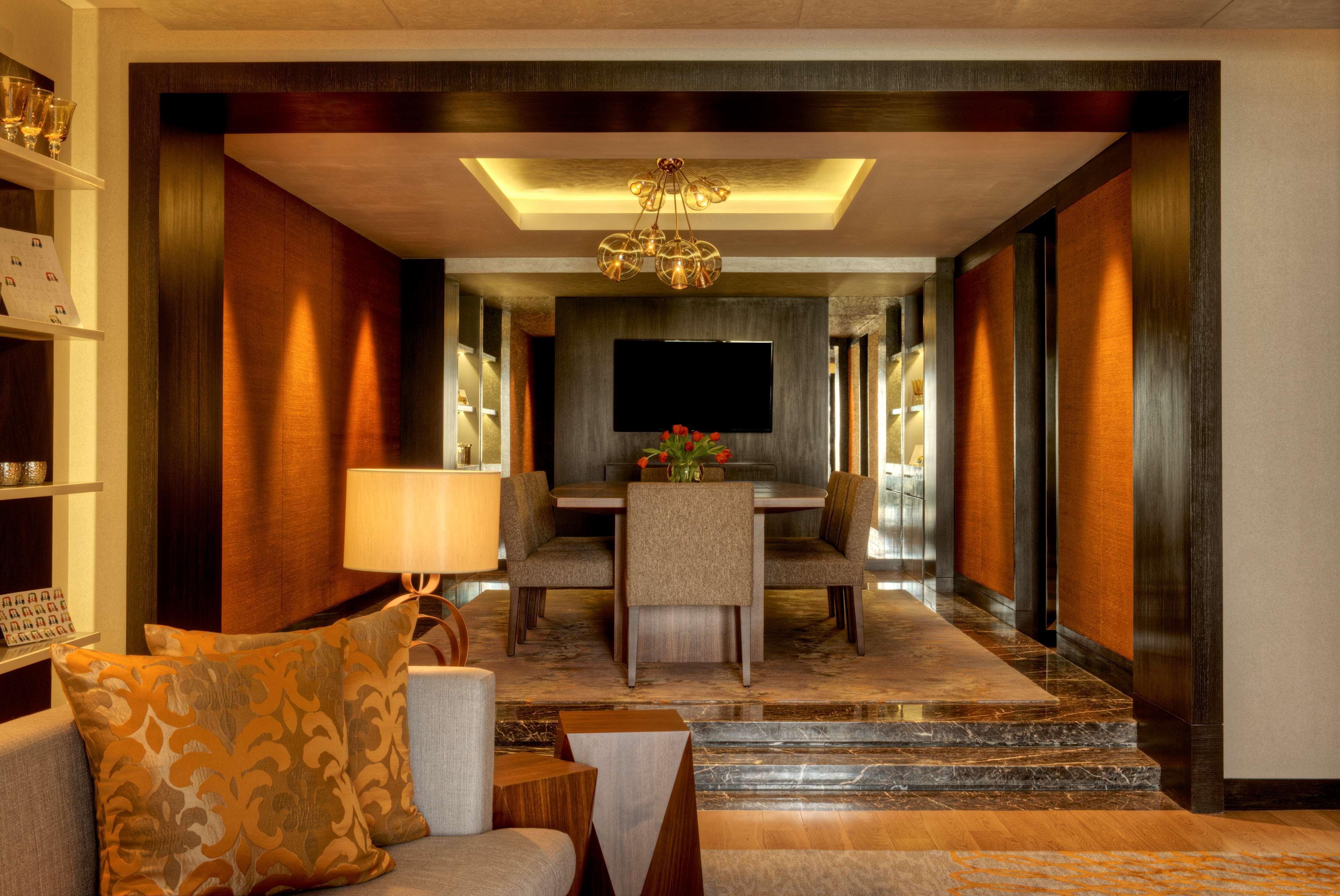 Grand Hyatt Mumbai Hotel&Residences Bagian luar foto The interior of a suite at the Taj Mahal Palace, Mumbai