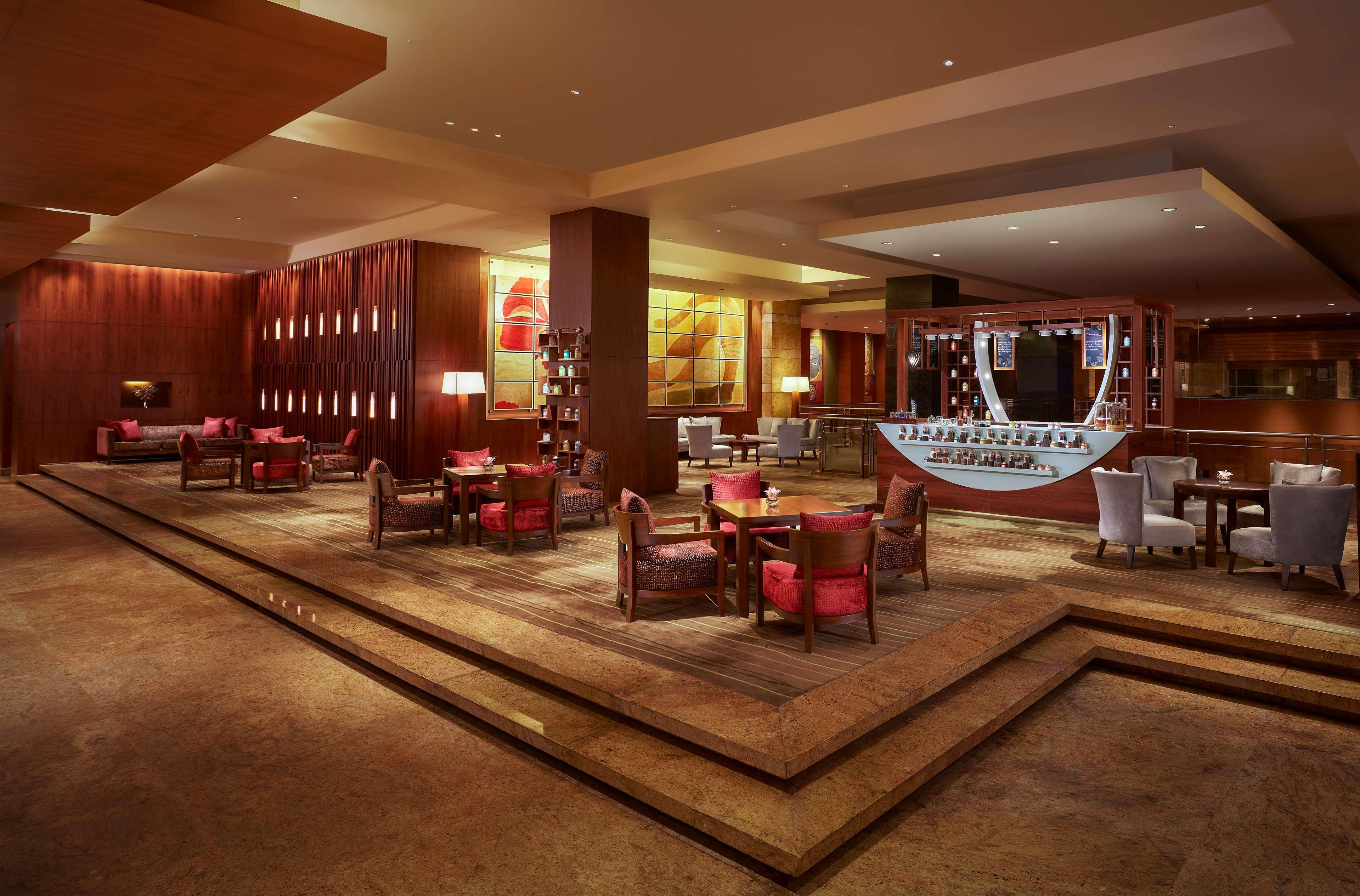 Grand Hyatt Mumbai Hotel&Residences Bagian luar foto The lobby