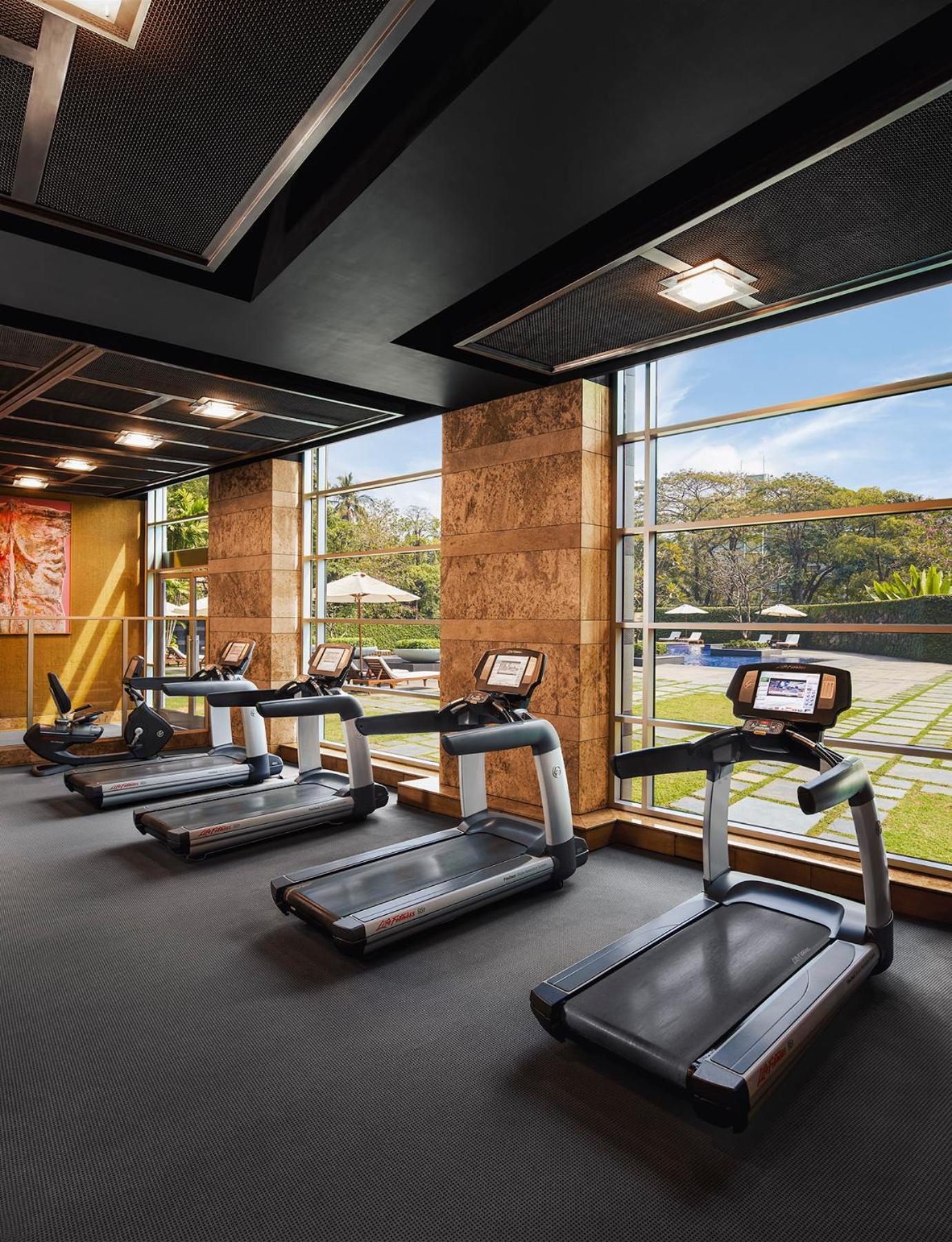Grand Hyatt Mumbai Hotel&Residences Bagian luar foto The gym at the Taj Bengal